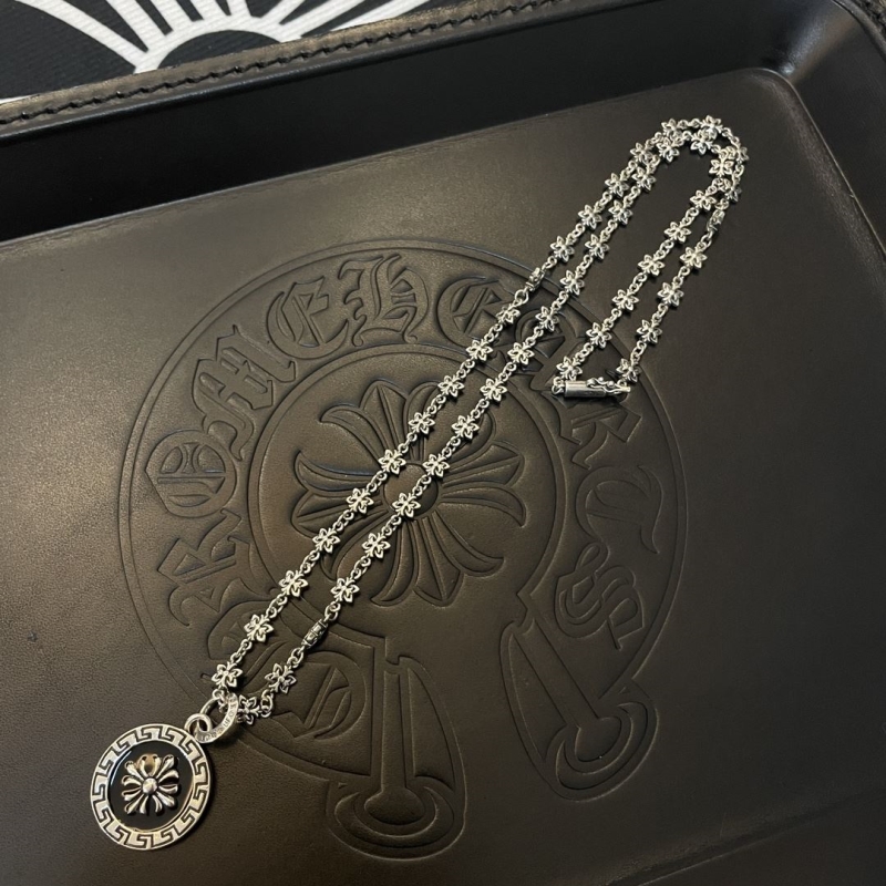 Ch**me He**ts necklaces